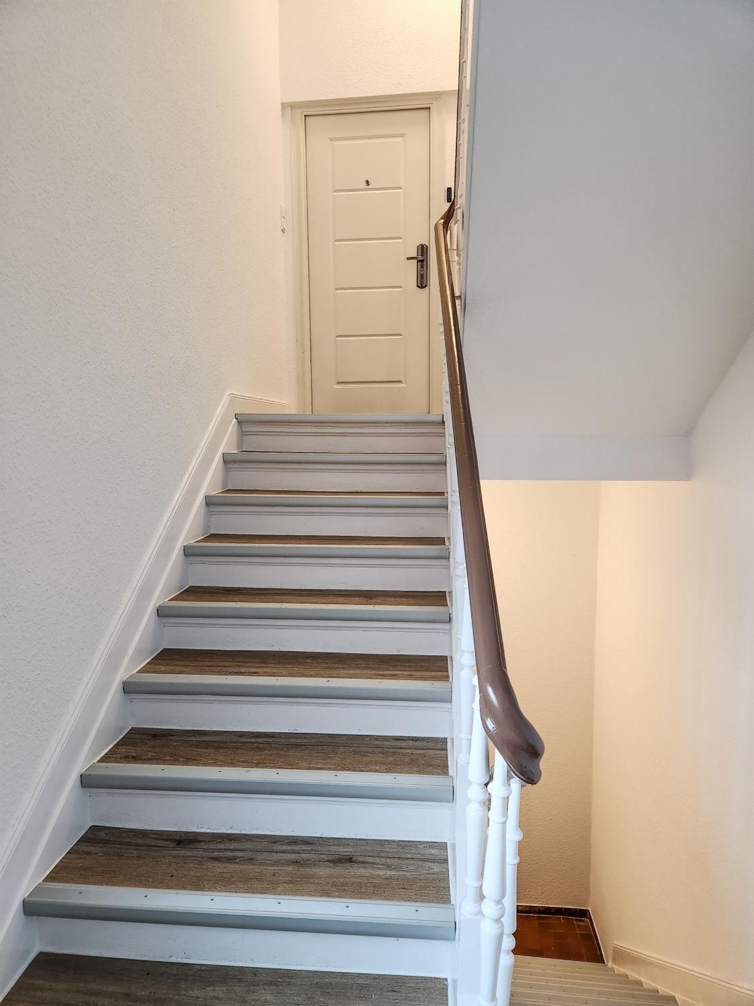 Geli Homes L1 - 2X Zimmer, 2X Kingsize Bett, 1 Bis 4 Personen, Parkplatz, Tv, Wifi, Top Kueche, Kaffee, Tee Luenen Exterior photo